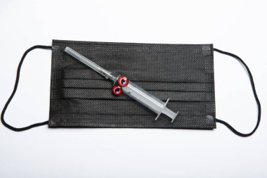 Maske şırıngasının beyaz arkaplan görüntüsü 