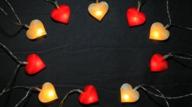 Çelenk koyu arkaplan görüntüleri 