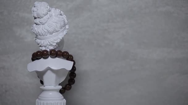Footage Statue Bracelet Sharp Wall Background — Αρχείο Βίντεο