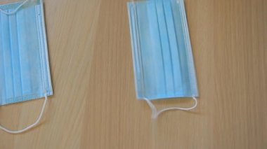 Maske ahşap masa görüntüleri