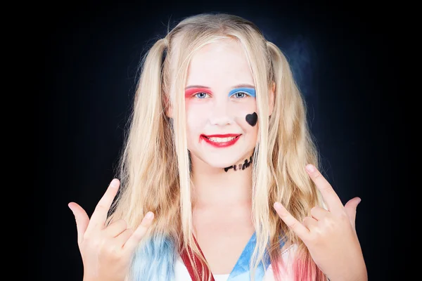 Mignon enfant fille avec Halloween maquillage avoir du plaisir — Photo