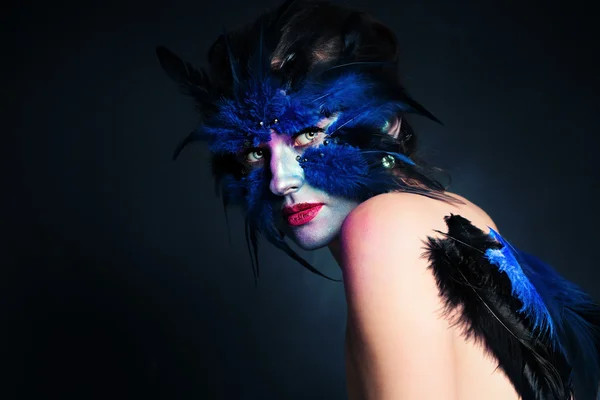 Maquillage d'Halloween. Fantasy Bird Femme avec maquillage artistique — Photo