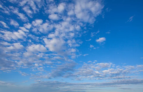 Cielo Azul Nubes Fondo Hermoso Paisaje Día — Foto de Stock