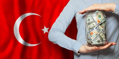 Türk bayraklarında Amerikan doları nakit para