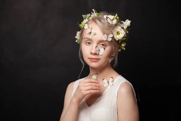 Magnificent Young Beautiful Woman White Flower Butterfly Black Background — Stockfoto