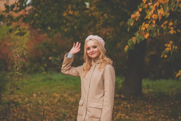 Happy Autumn Woman Saying Hello Bye Fall Park — Zdjęcie stockowe