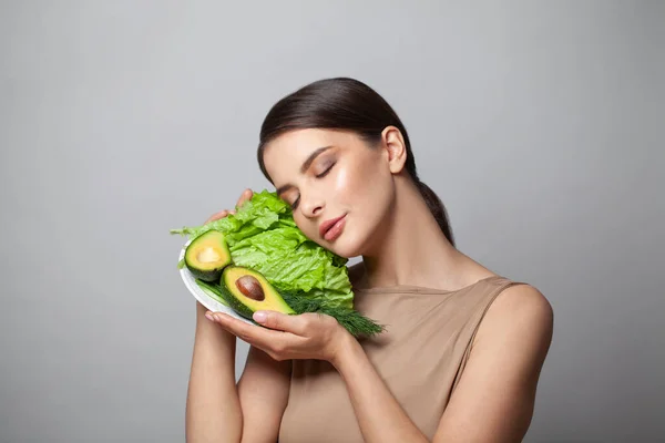 Healthy Young Brunette Woman Holding Healthy Eating Avocado Green Salad — Stock Photo, Image