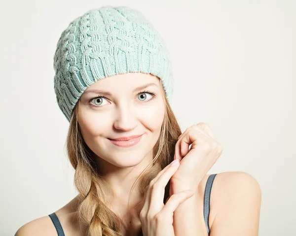 Young smiling woman. Cute face closeup — Stock Photo, Image