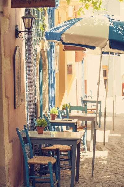 Vintage coffee shop in downtown postcard background — Stockfoto