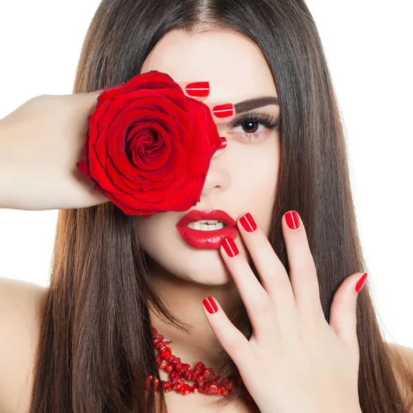 Moda Beleza. Manicura e maquilhagem. Mulher bonita. Cara e — Fotografia de Stock