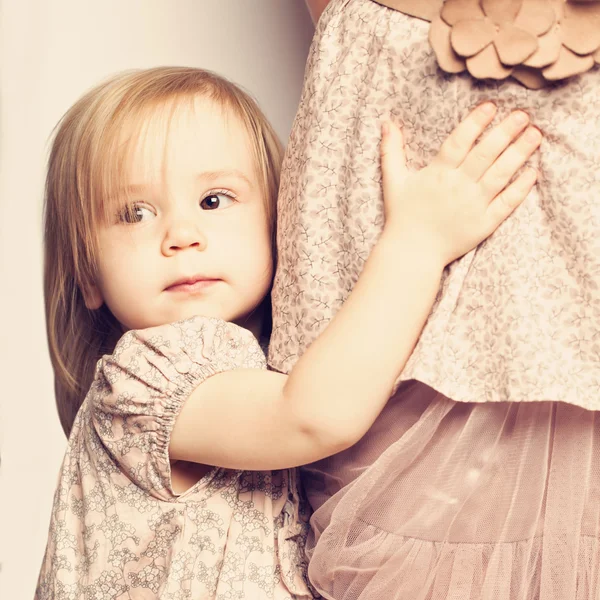 Baby girl embrace mom - love — Stock Photo, Image