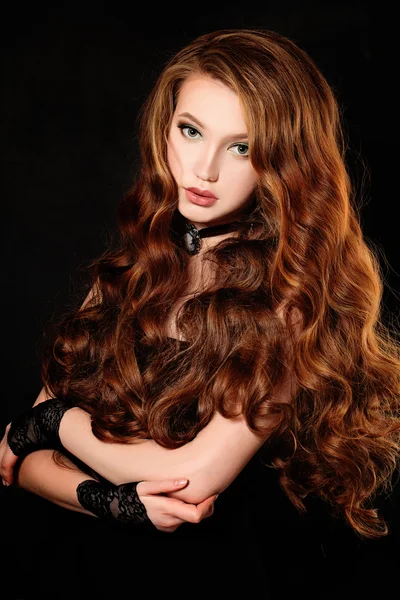 Woman with Long Curly Red Hair, Fashion Portrait — Stock Photo, Image