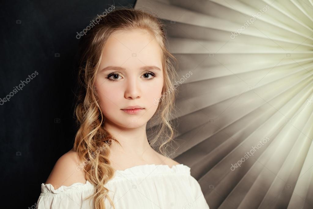 Mädchen mit blonden haaren