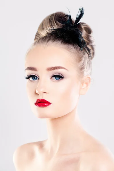 Kvinnan modell. Frisyr. Makeup — Stockfoto