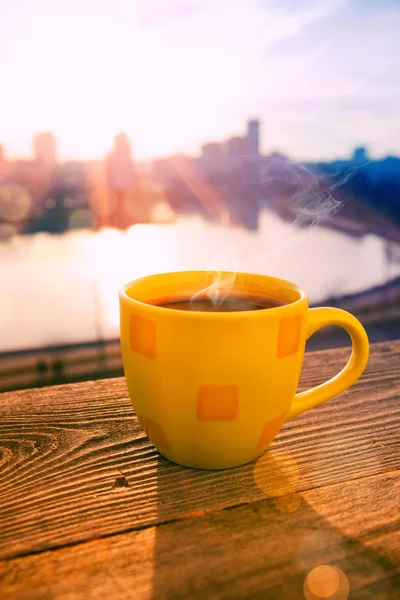 's ochtends koffie in zonsopgang — Stockfoto