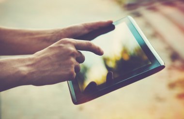 Dijital tablet pc tutan eller