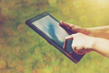 Dijital tablet pc tutan eller