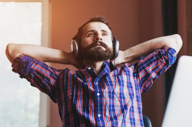 dostum müzik kulaklık