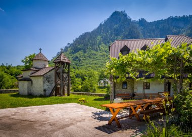 Dobrilovina Eski Manastır Kilisesi ve Yaşam Evi