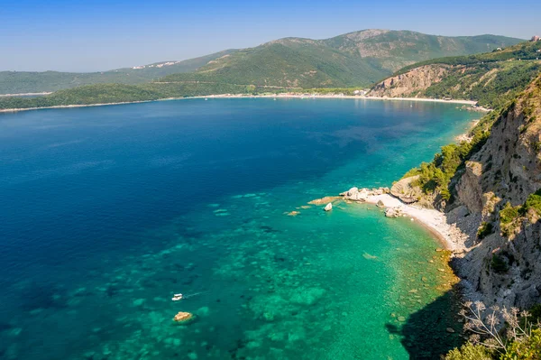 Beautiful bay at Adriatic sea and small diving boat — Stock Photo, Image