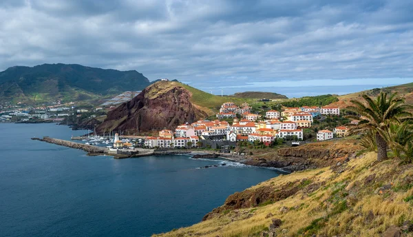 Panoramiczny widok canical miasta zatoki, Wyspy Madera. — Zdjęcie stockowe