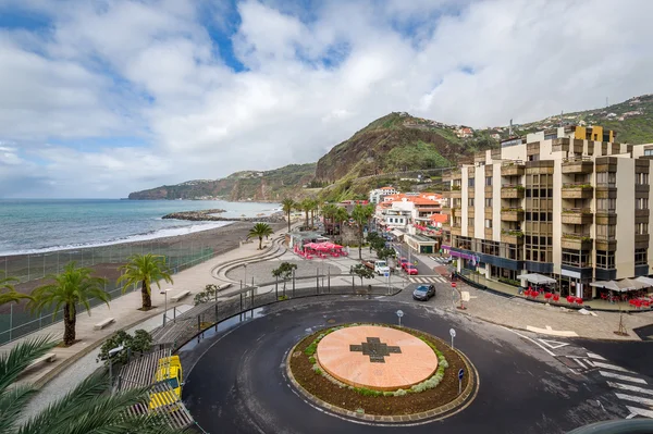 Ribeira Brava popular cidade turística na Madeira — Fotografia de Stock