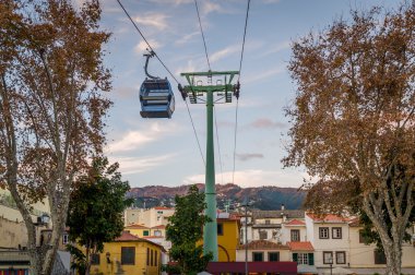 Teleferik Funchal eski kasaba gidiyor. Madeira Adası.