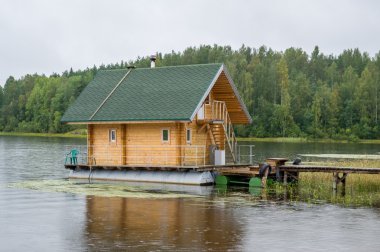 Yüzen sauna evi.