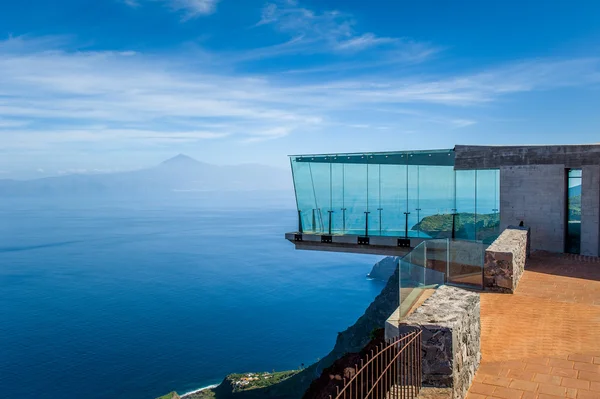 Dağlar, cam gözetleme kulesi. La gomera Adaları — Stok fotoğraf