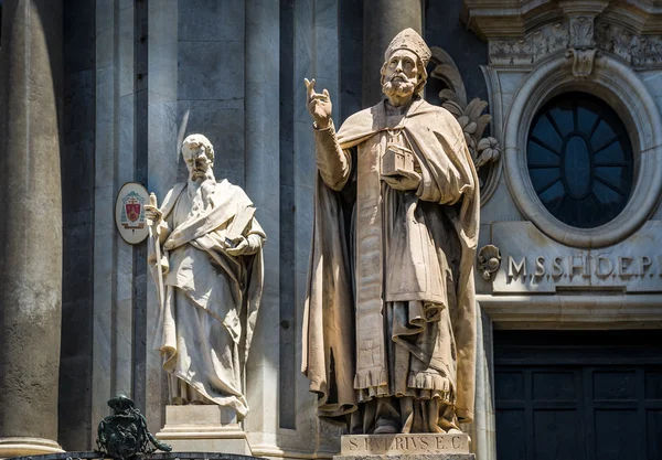 St. Peter cathedral statues — Stock Photo, Image