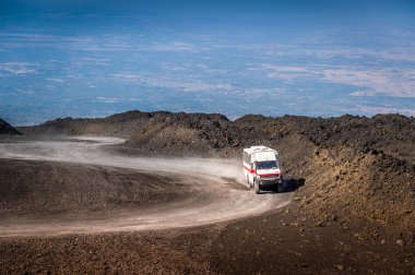 mount etna yanardağı üst yolu