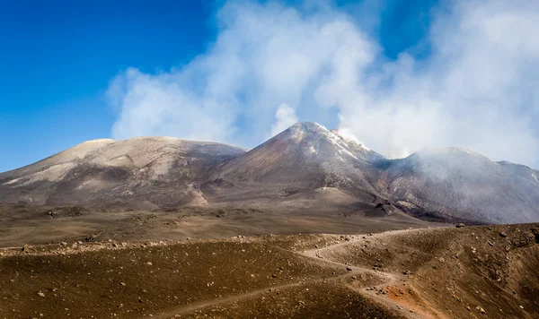Mount enta vulkan toppar — Stockfoto