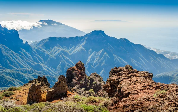 Volcanic mountains landscape. — Stock Photo, Image