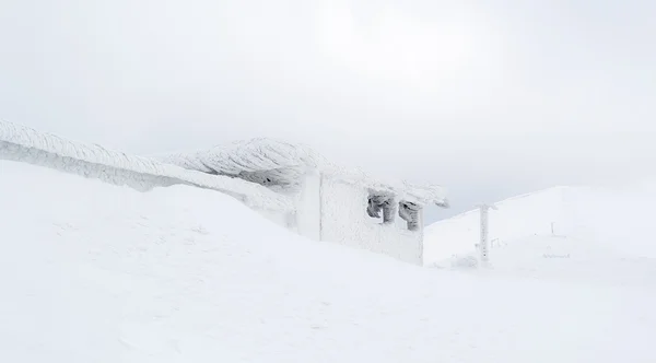 Abandoned mountain station — Stock Photo, Image