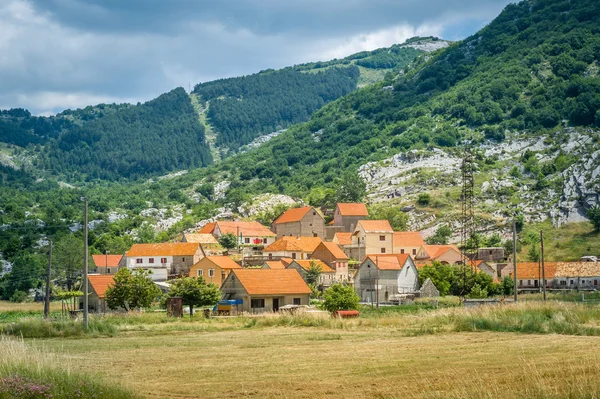 Pueblo histórico de Njegusi en Montenegro — Foto de Stock