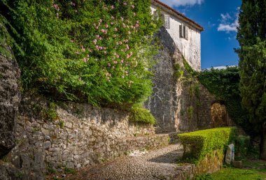Hersek Novi Ortaçağ kale duvarları