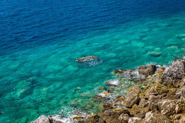 Mergulho no mar Adriático água turquesa perfeita — Fotografia de Stock