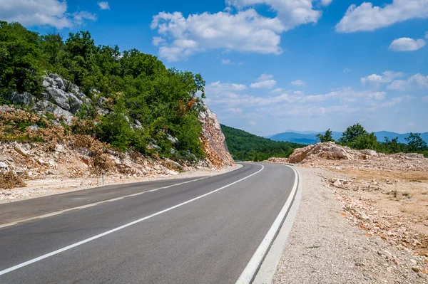 Górska autostrada w Czarnogórze — Zdjęcie stockowe