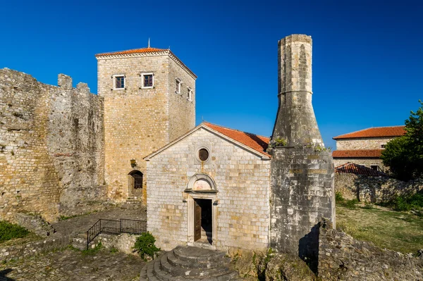 Ulcinj régi város-Múzeum egyik ősi erődjét. Montenegró — Stock Fotó