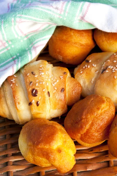 Délicieux rouleaux faits maison — Photo