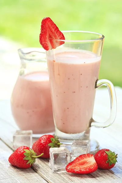 Aardbeiensmoothie — Stockfoto