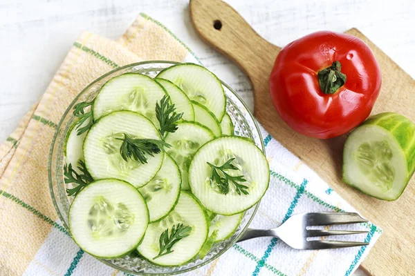 Insalata con cetriolo — Foto Stock