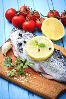 Baharat ile taze alabalık