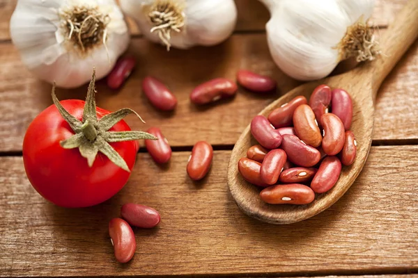 Bohnen und frisches Gemüse — Stockfoto