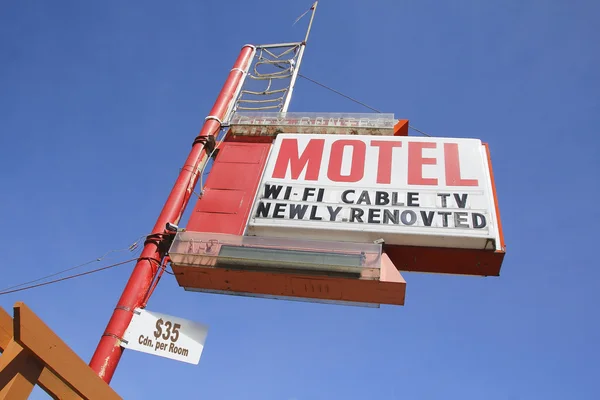 A Vintage Canadian Motel Sign — Stock Photo, Image