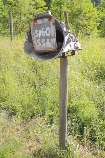 A transmissão foi alterada e transformada numa caixa de correio — Fotografia de Stock