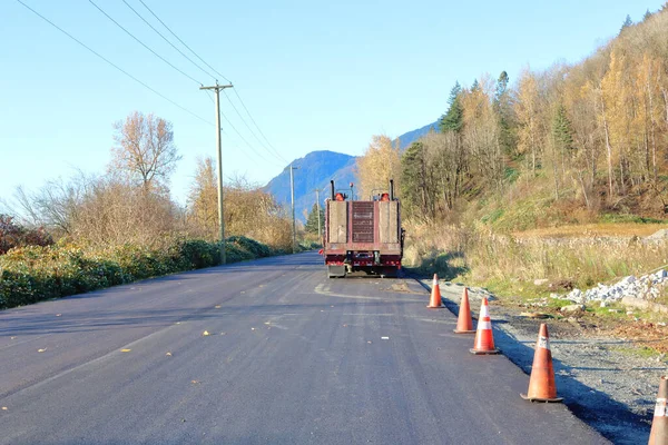 Algemeen Zicht Een Landelijke Weg Aanbouw Een Landelijk Bosrijk Gebied — Stockfoto