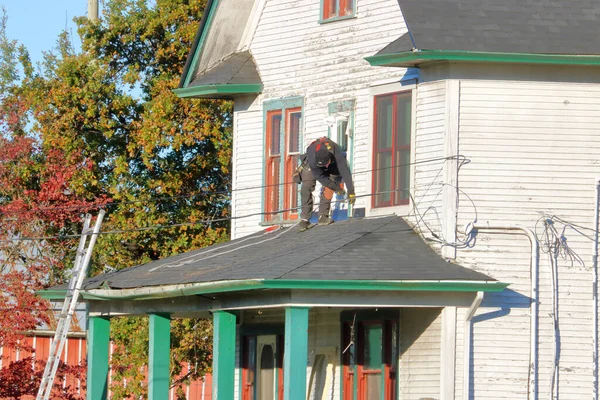 Close View Professional Carpenter Standing Veranda Roof Working Restoring Heritage — Stock Photo, Image