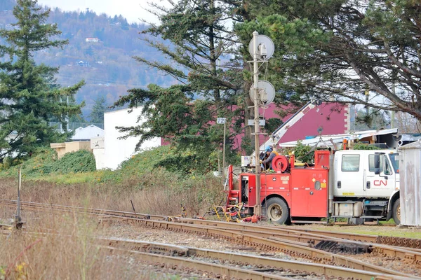 Dipendente Ferroviario Nazionale Canadese Lavora Con Attrezzature Speciali Mantenere Garantire — Foto Stock