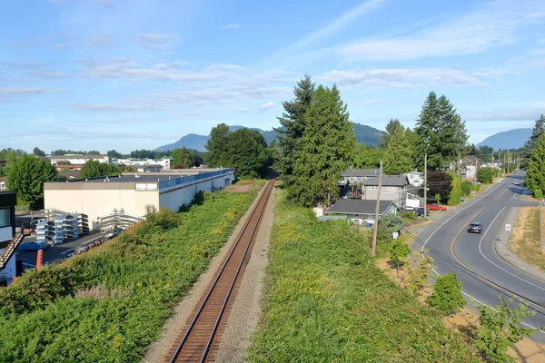 Vidsträckt Utsikt Över Stadsområden Med Enda Järnvägslinje Som Delar Upp — Stockfoto